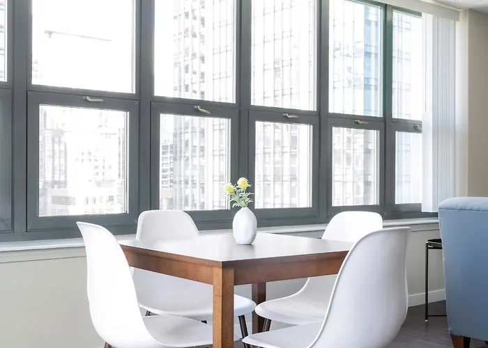 Kasa Magnificent Mile 4*