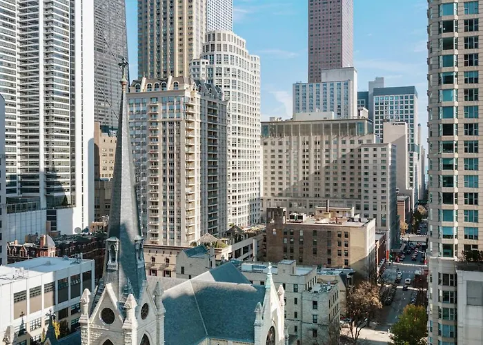Kasa Magnificent Mile Apartahotel