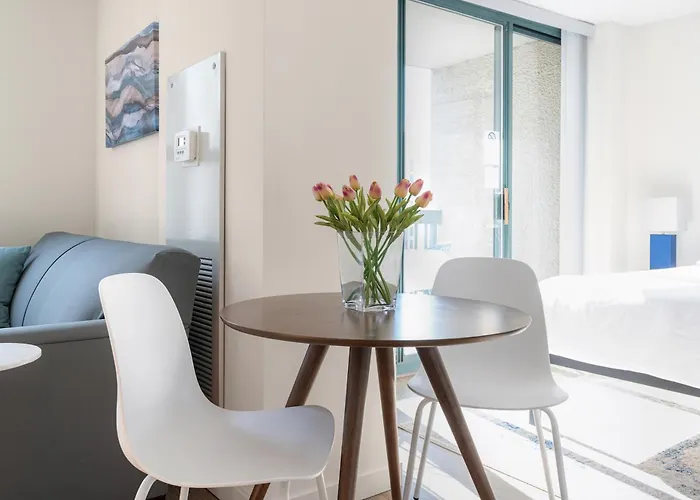 Kasa Magnificent Mile 4*