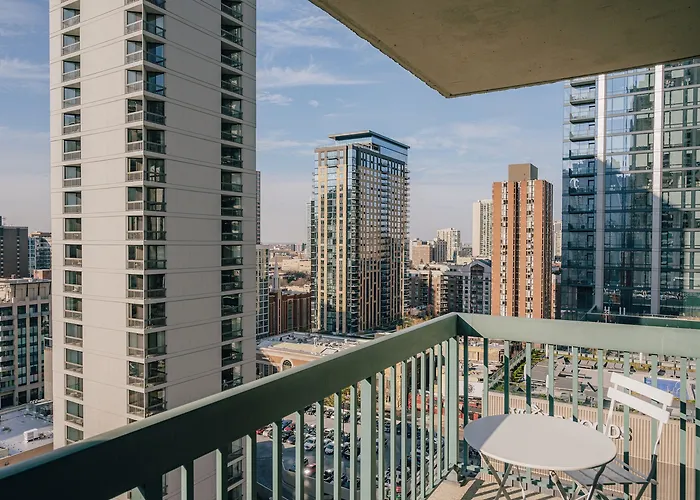 Aparthotel Kasa Magnificent Mile 4*